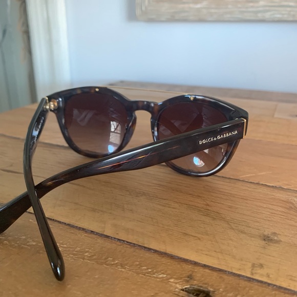 Dolce and Gabbana sunglasses - Picture 5 of 7